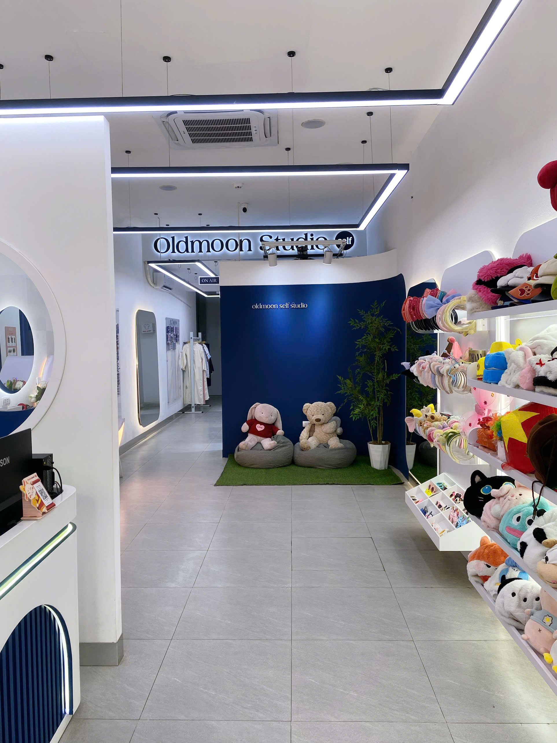 Oldmoon Self Studio · interior